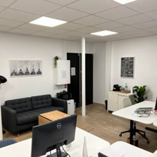Bureau privé 32 m² 5 postes Location bureau Rue Saint-Denis Paris 75001 - photo 2